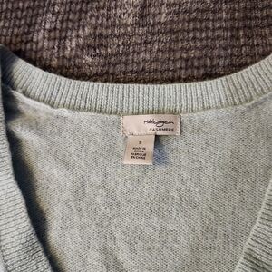Halogen Women’s 100% Cashmere sweater V-Neck Pullover Sz S Powder Blue Preppy,